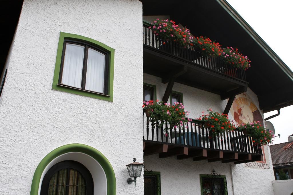 Ferienwohnungen Gaestehaus Sonnenkreis ルーポルディング エクステリア 写真